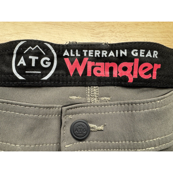 Wrangler ATG Pants Men's 40x32 Olive Stretch Hiking Workwear Outdoor Hunting - Picture 2 of 6